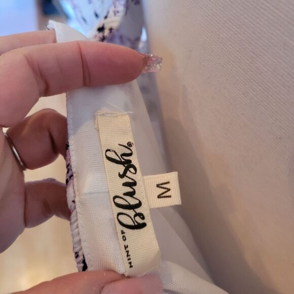 Hint of Blush Flor Dress - Picture 4 of 5